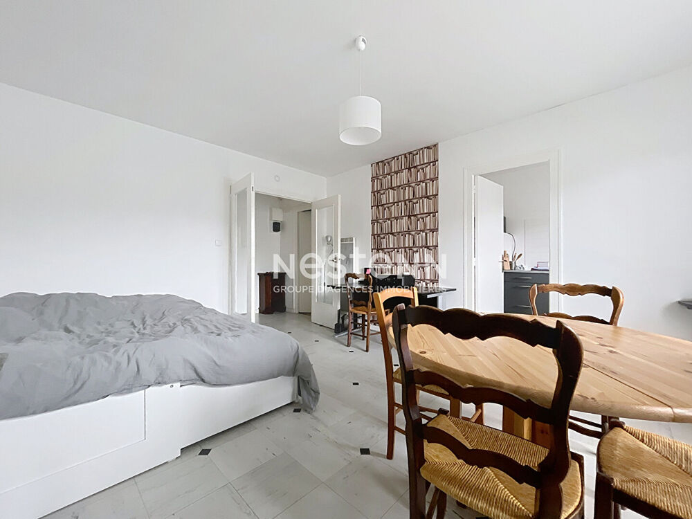 A vendre - Pour investisseur, Appartement T1 de 34 m² loué avec place de stationnement "Angers Gare/Frémur-Eblé"
