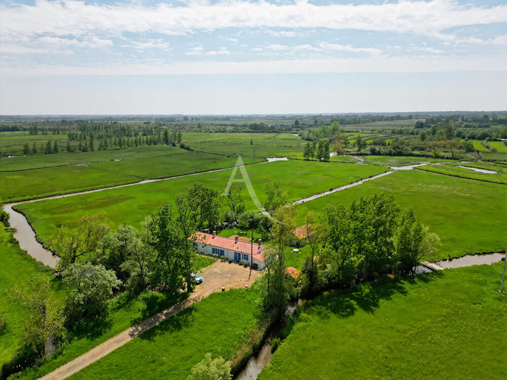 Vente Maison Charmante long�re r�nov�e - 3 chambres + bureau, 2 salles d'eau et d�pendances Le perrier