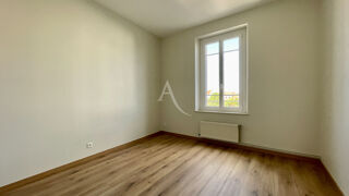  Appartement à louer 3 pièces 79 m²