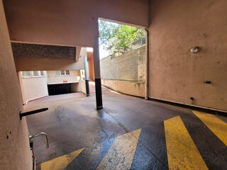  Parking / Garage  louer 