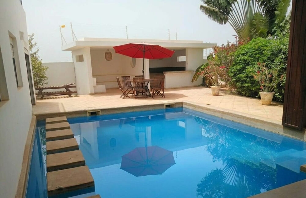 Vente Maison VILLA D'ARCHITECTE NEUVE EN RESIDENCE  R+1 AVEC 4  CHAMBRES PROCHE  SALY CENTER ET PLAGE Ngaparou (Senegal)