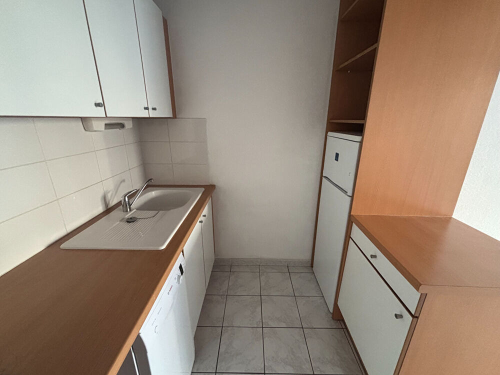 Location Appartement NIMES - Appartement T2 de 45 m2 avec terrasse et climatisation - Ascenseur Nimes