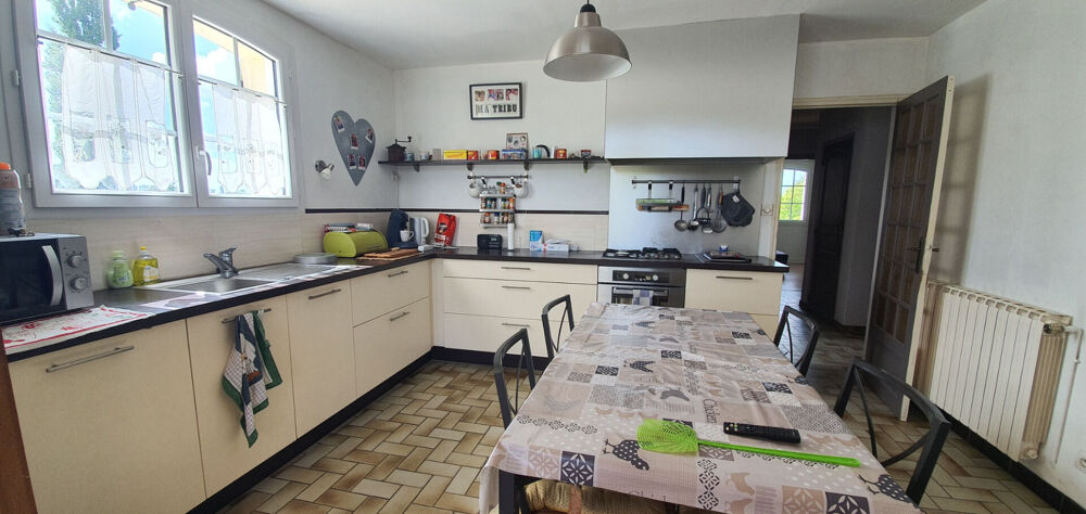 Propriété 7 pièce(s) 125 m2 avec piscine et 50 m2 dépendances