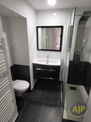  Maison à louer 6 pièces 117 m²