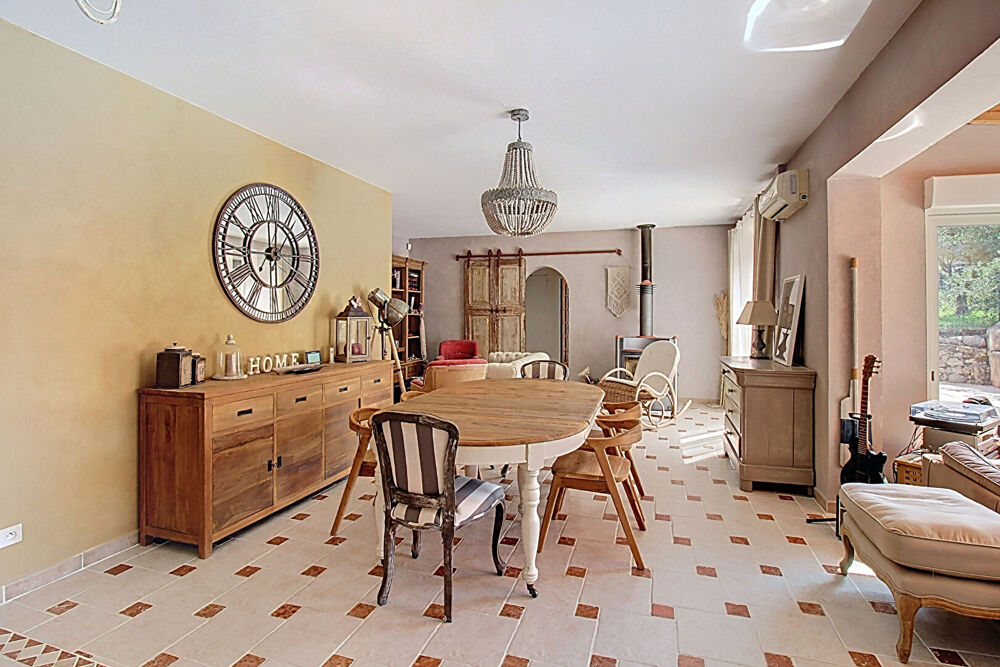 Vente Maison A VENDRE ! Villa Draguignan 7 pièces 160 m² sur un terrain de 5065 m² avec piscine Draguignan