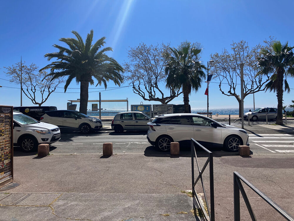   Local commercial Frejus 60 m2 Frejus