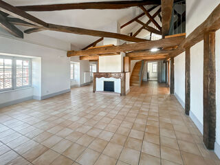  Appartement à louer 4 pièces 107 m²