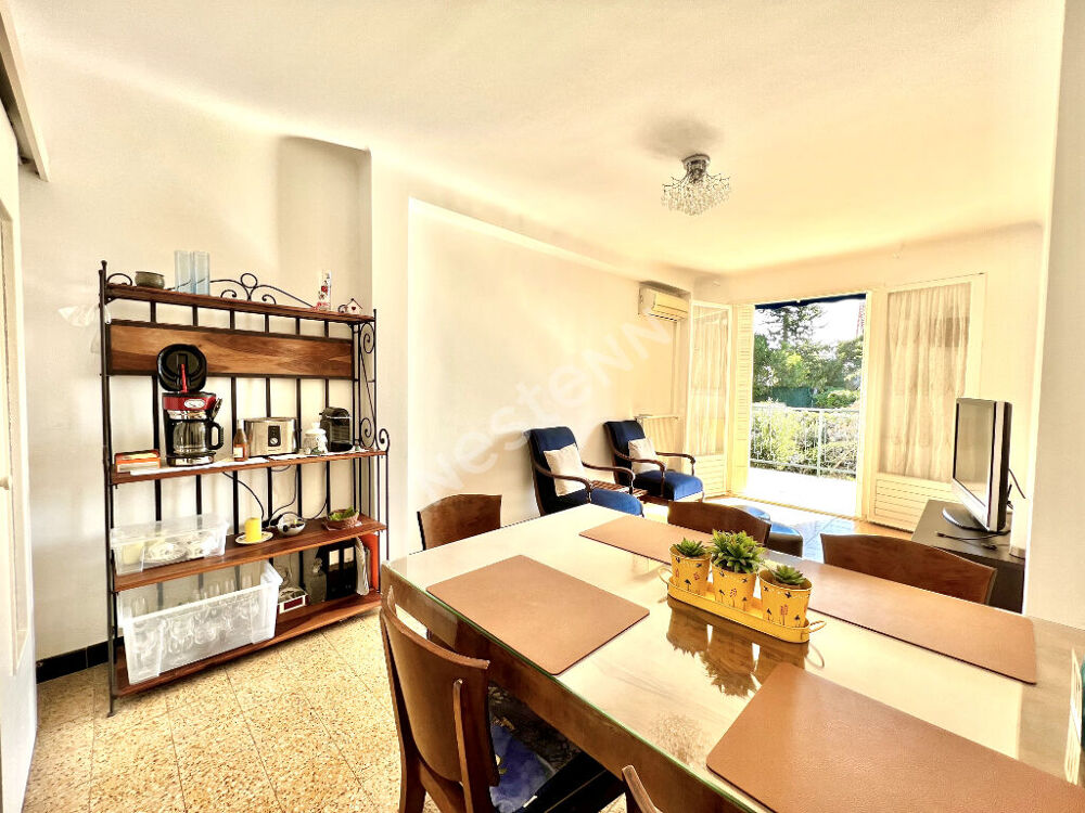 Location Appartement Appartement meublé 3 pièces, 3ème étage sans ascenseur, lumineux, vue mer et ville dégagée, au calme. Saint raphael