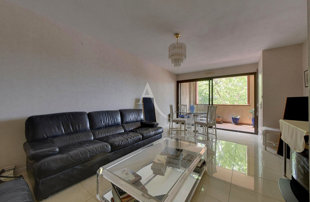 MONTAUBAN, centre ville, T4 traversant, ascenseur au palier, garage, loggia