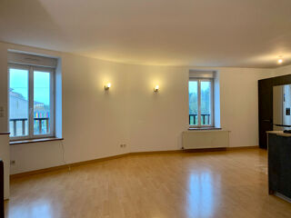  Appartement à louer 5 pièces 111 m²