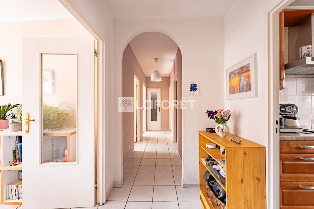 Vente Appartement SCHILTIGHEIM - Bel appartement 4 pièces de 94 m² avec balcon, cave et grenier Schiltigheim