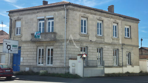 Bien de caract&egrave;re aux multiples possibilit&eacute;s ! 299250 17300 Rochefort