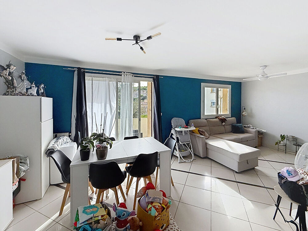 Vente Appartement Appartement Toulon 4 pièce(s) 62.4 m2 Les Routes place de parking et cave Toulon