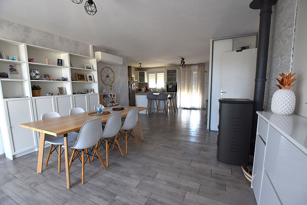 Vente Maison Plain pied avec piscine et terrain de 7500 m2 Saint gerand le puy