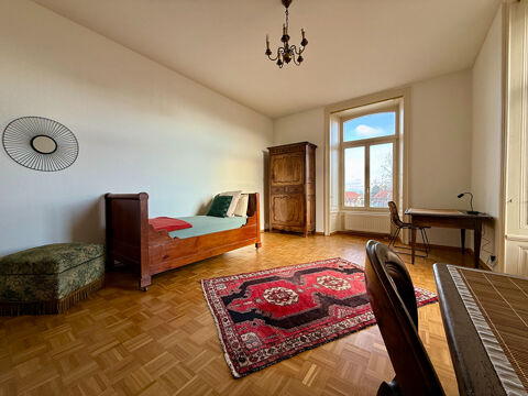  Appartement � louer 4 pi�ces 146 m�