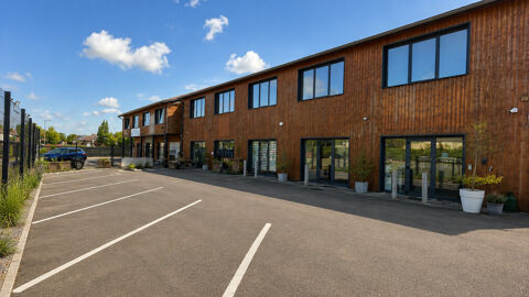 &Agrave; LOUER ESPACE PROFESSIONNEL / SALLE DE CONF&Eacute;RENCE 62 M&sup2;- SECTEUR CAVIGNAC 800 33620 Cavignac