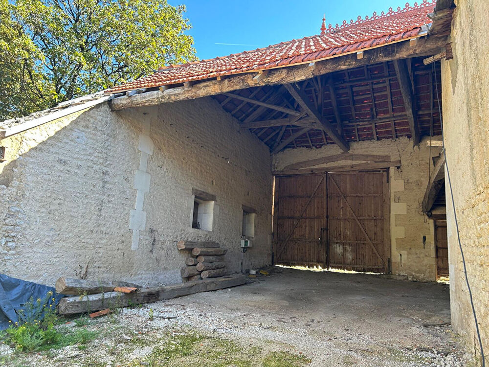 Grande grange à rénover avec permis de construire