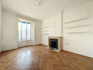  Appartement à louer 3 pièces 80 m²