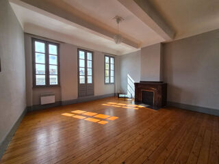 Appartement à louer 3 pièces 100 m²