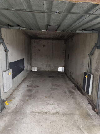  Parking / Garage � louer 