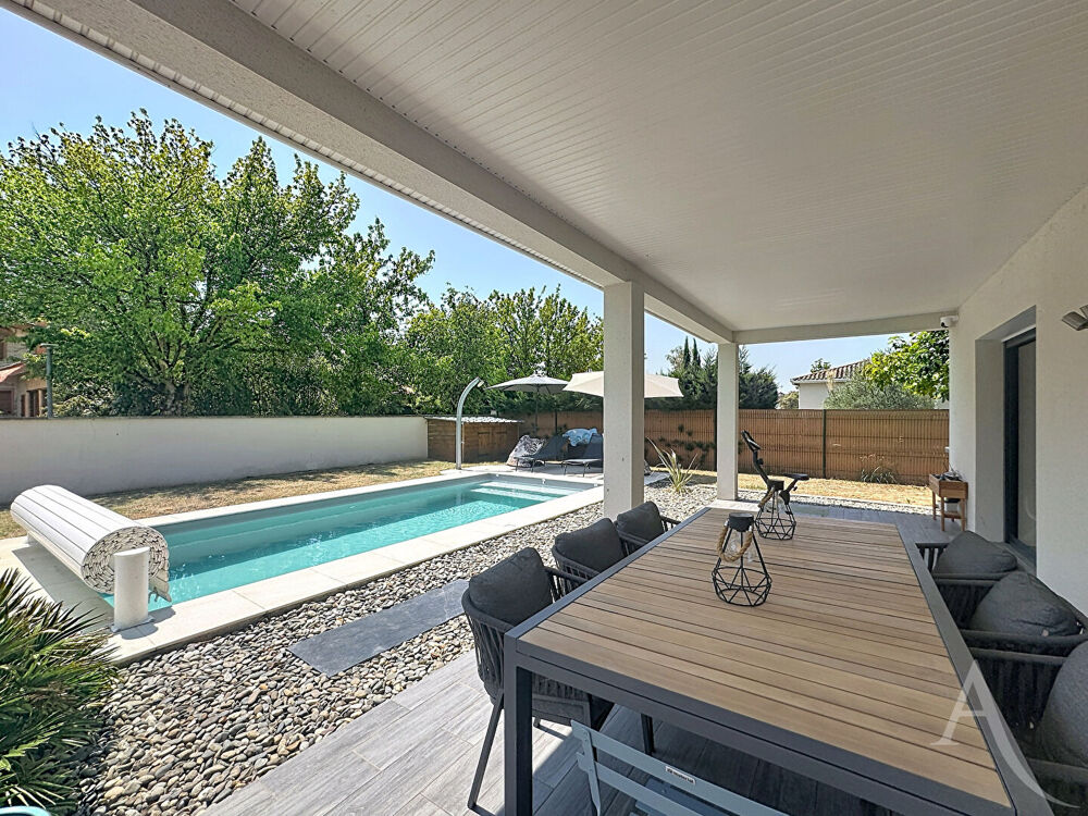 TOURNEFEUILLE - Maison contemporaine meublée 5 pièces de 138 m² avec piscine et garage