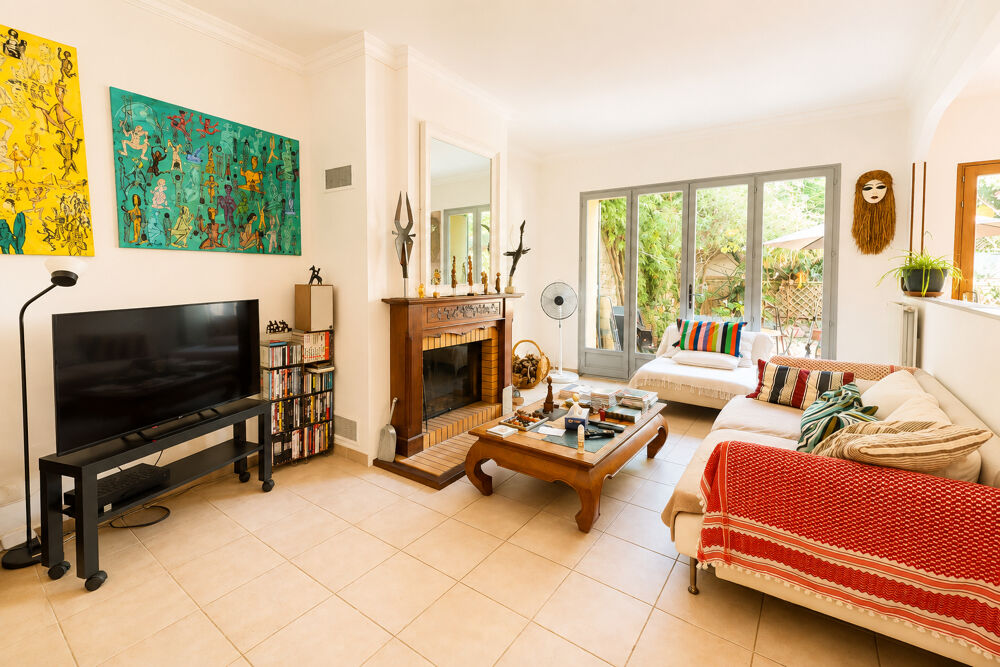 Vente Maison Maison Vigneronne de Caractère avec Jardin, Garage et Ascenseur Pinet