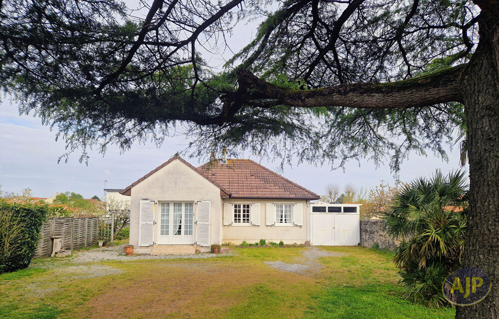 Vente Maison Maison 3 chambres grande parcelle bourg de Cugand Cugand