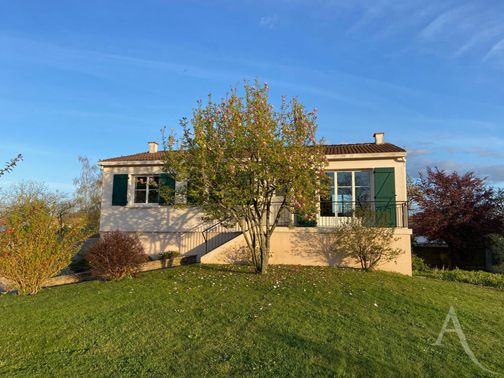 Maison 7 pièces 144 m² · à Montaigu Vendee · 144 m² · 255 000 €