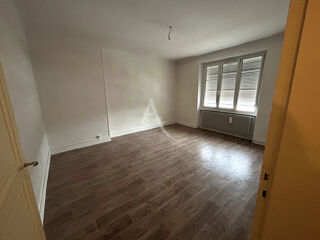  Appartement à louer 5 pièces 132 m²