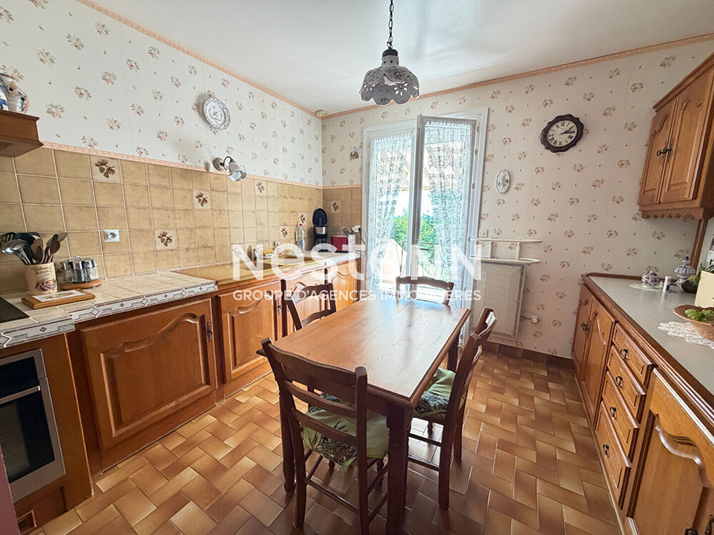 Joli pavillon de plain-pied 78.30 m² avec 2 chambres, sous-sol et jardin à vendre à Montval-sur-Loir (72500)