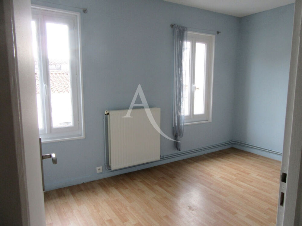 Location Maison Maison Cognac de 71m² 2 chambres, cour, hyper centre Cognac