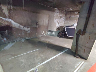  Parking / Garage à vendre 