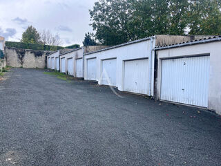  Parking / Garage à louer 1 pièce 15 m² Tonnay charente