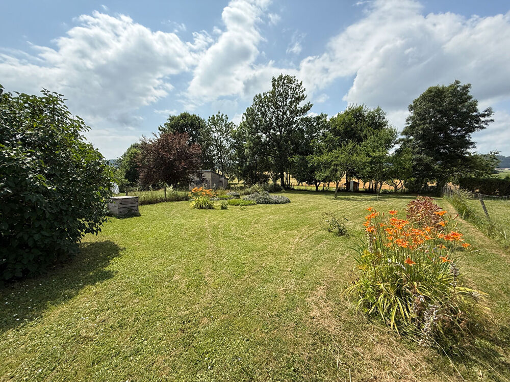 Maison et grange Chavéria 4 pièces / 2 chambres / 85 m²