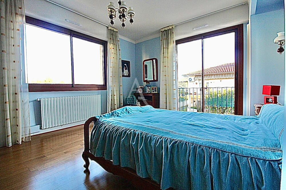 Vente Maison Maison d'exception en coeur de ville  400 m² habitables sur un parc de 1 200 m² Montauban