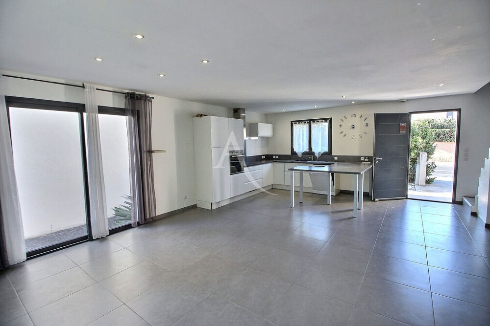 Vente Maison SAINT NAZAIRE - VILLA RECENTE DE 2014 SUR 3 FACES,100 M2 HABITABLES ET PARCELLE DE 250 M2 Saint-nazaire