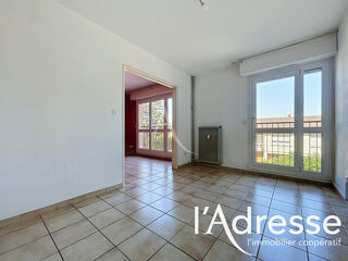  Appartement à louer 3 pièces 68 m²