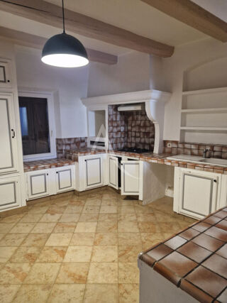  Appartement � louer 5 pi�ces 136 m�