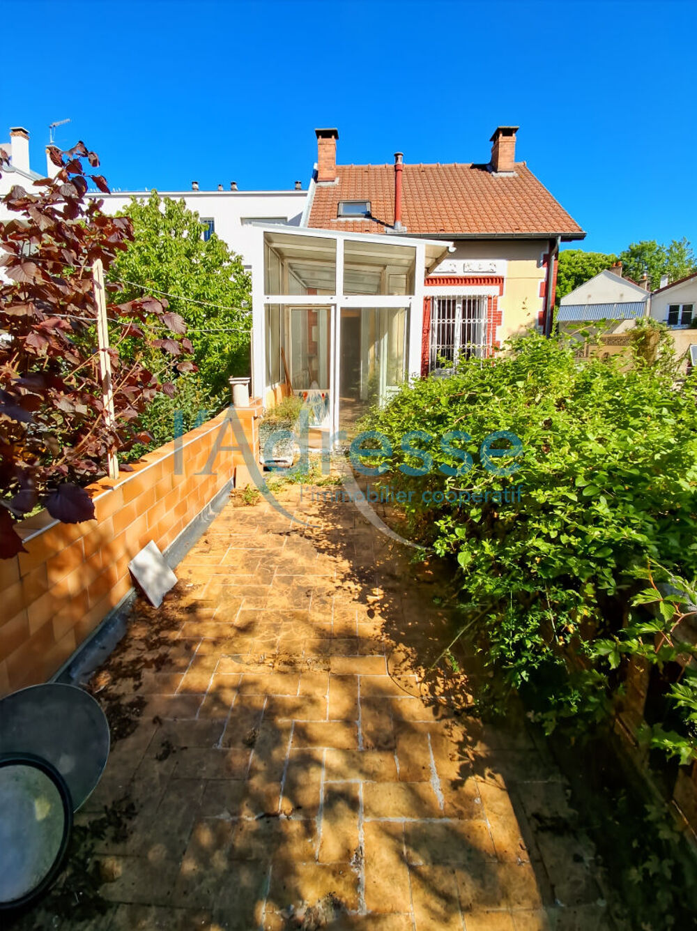 SURESNES le calme parfait Maison bien exposée