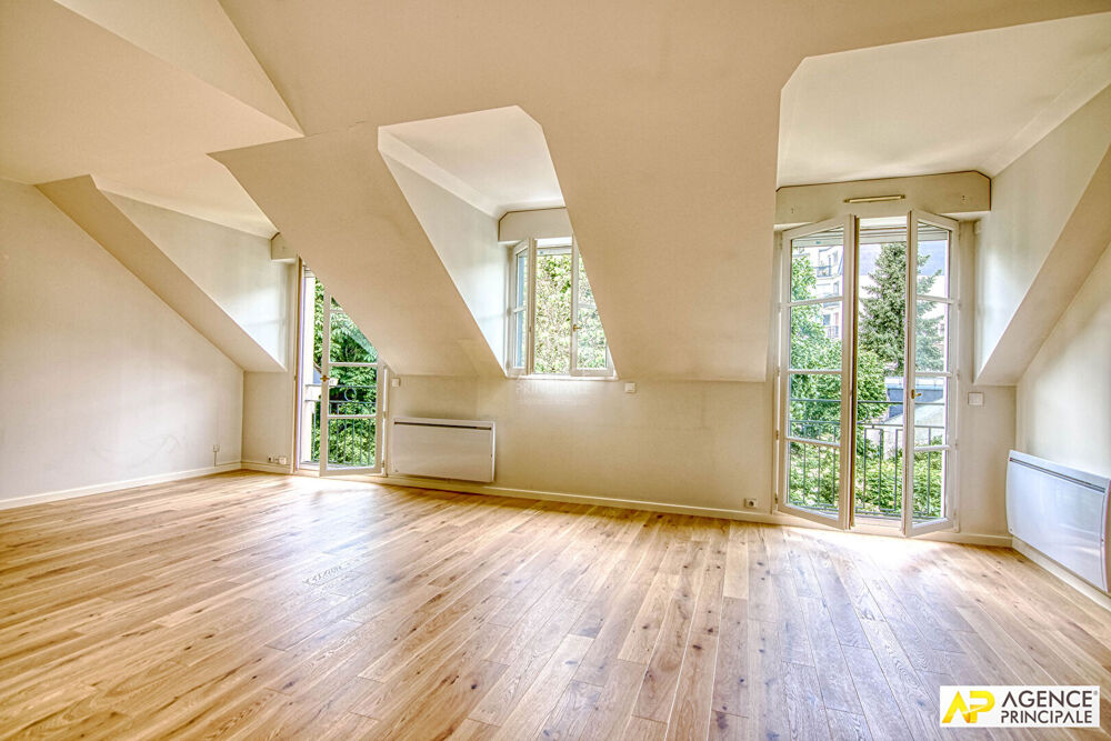 Vente Appartement Versailles Montreuil Appartement 5 / 6 pièces 126 m² au sol situé au 2ème et dernier étage  avec ascenseur , cave et double park Versailles