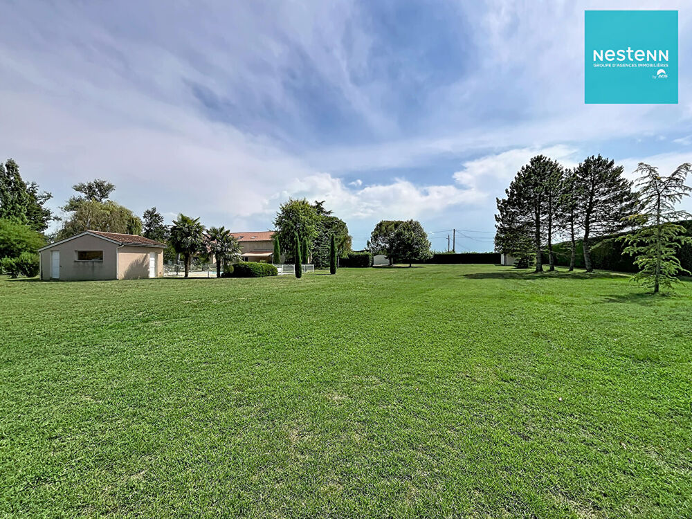 Vente Maison Maison 325 m² habitables - Cadre privilégié - 8000 m² environ de terrain Precieux