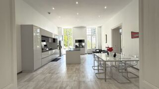  Villa � vendre 15 + pi�ces 680 m�