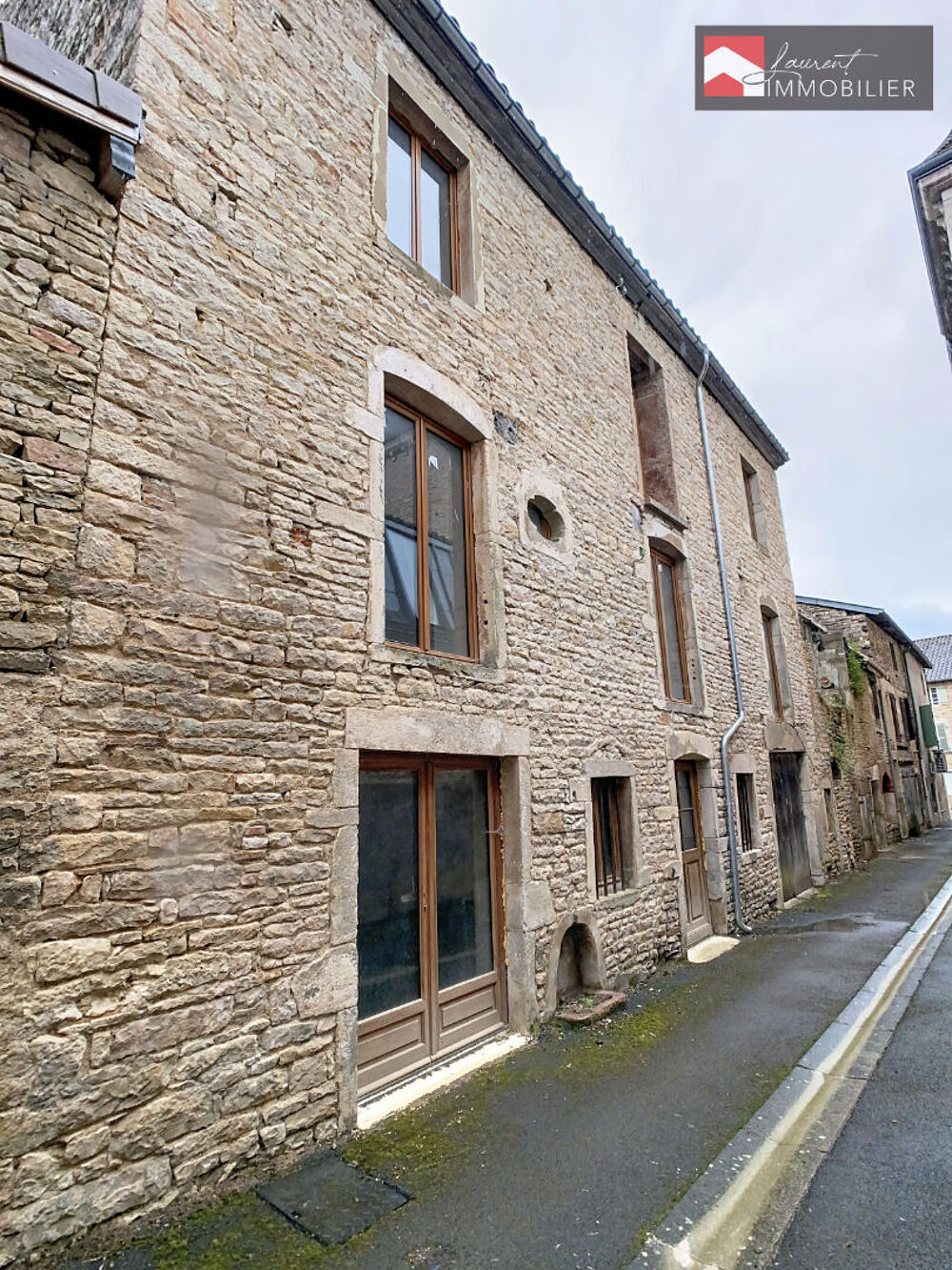 Maison 4 pièces 172 m² · à Lugny · 172 m² · 99 000 €