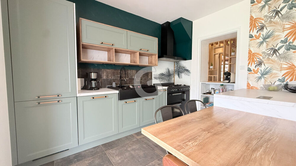 MAISON - 7 PIECES - 186 M² - A VENDRE - SAINT VINCENT SUR GRAON