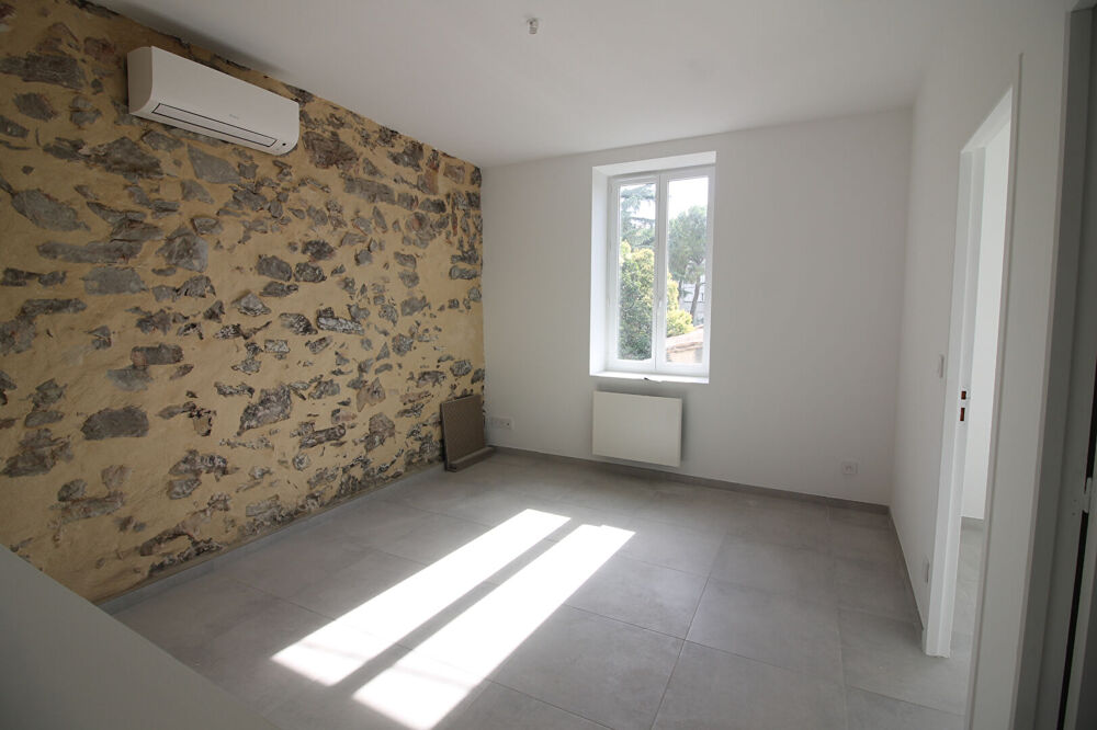 NIMES Quartier Grézan Bel appartement rénové P2 de 41,57m² au 1er étage sans ascenseur.
