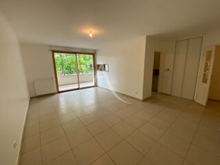  Appartement à louer 3 pièces 70 m²