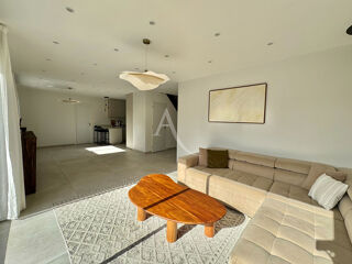  Maison à louer 6 pièces 130 m²