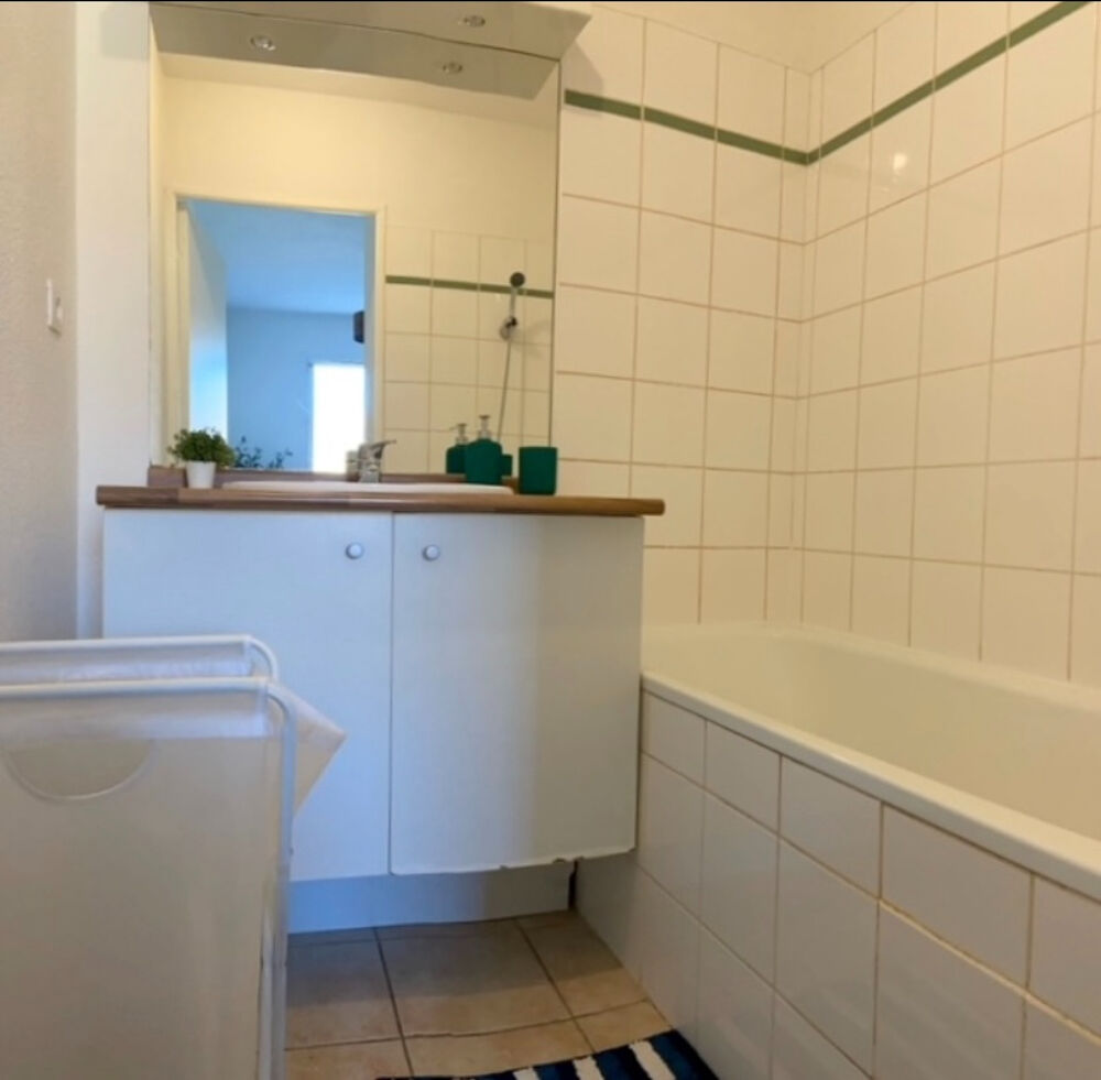 Location Appartement ST CHAMAS, APPARTEMENT T2 MEUBLE Saint chamas