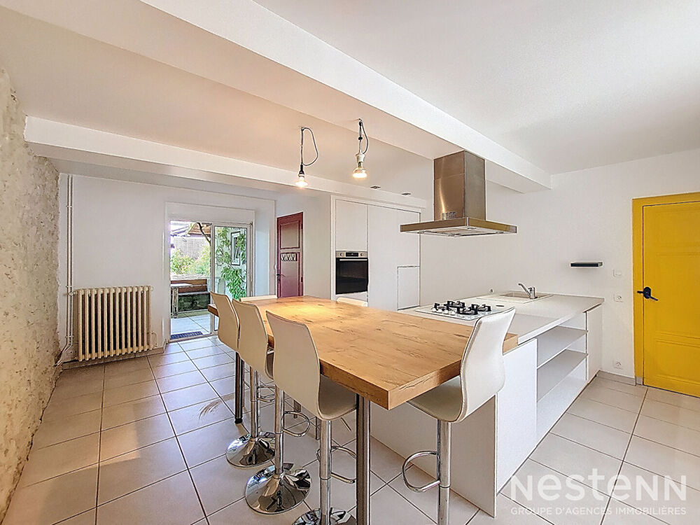 Vente Maison A Vendre Maison en pierre rénovée de 180 m² avec garage et jardin au centre de Valence-sur-Baïse Valence sur baise
