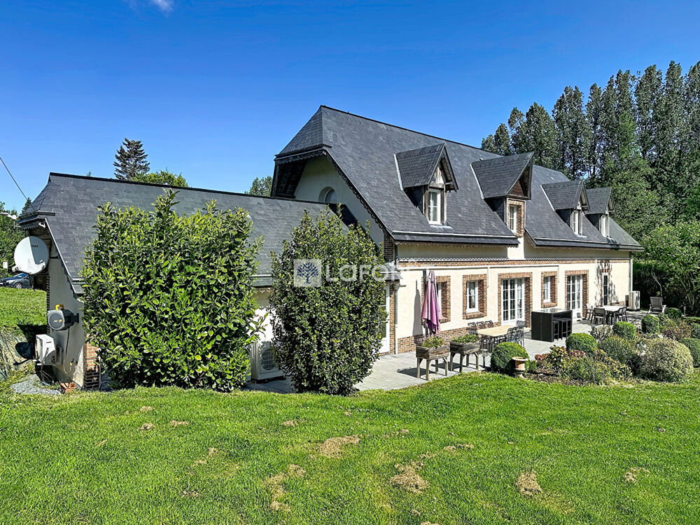 Maison de caractère 283 m² avec 6 chambres et parc de 8 000 m² à Bec-de-Mortagne